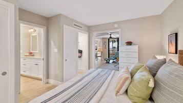 1 soverom, skrivebord, strykejern/-brett og wi-fi (inkludert)