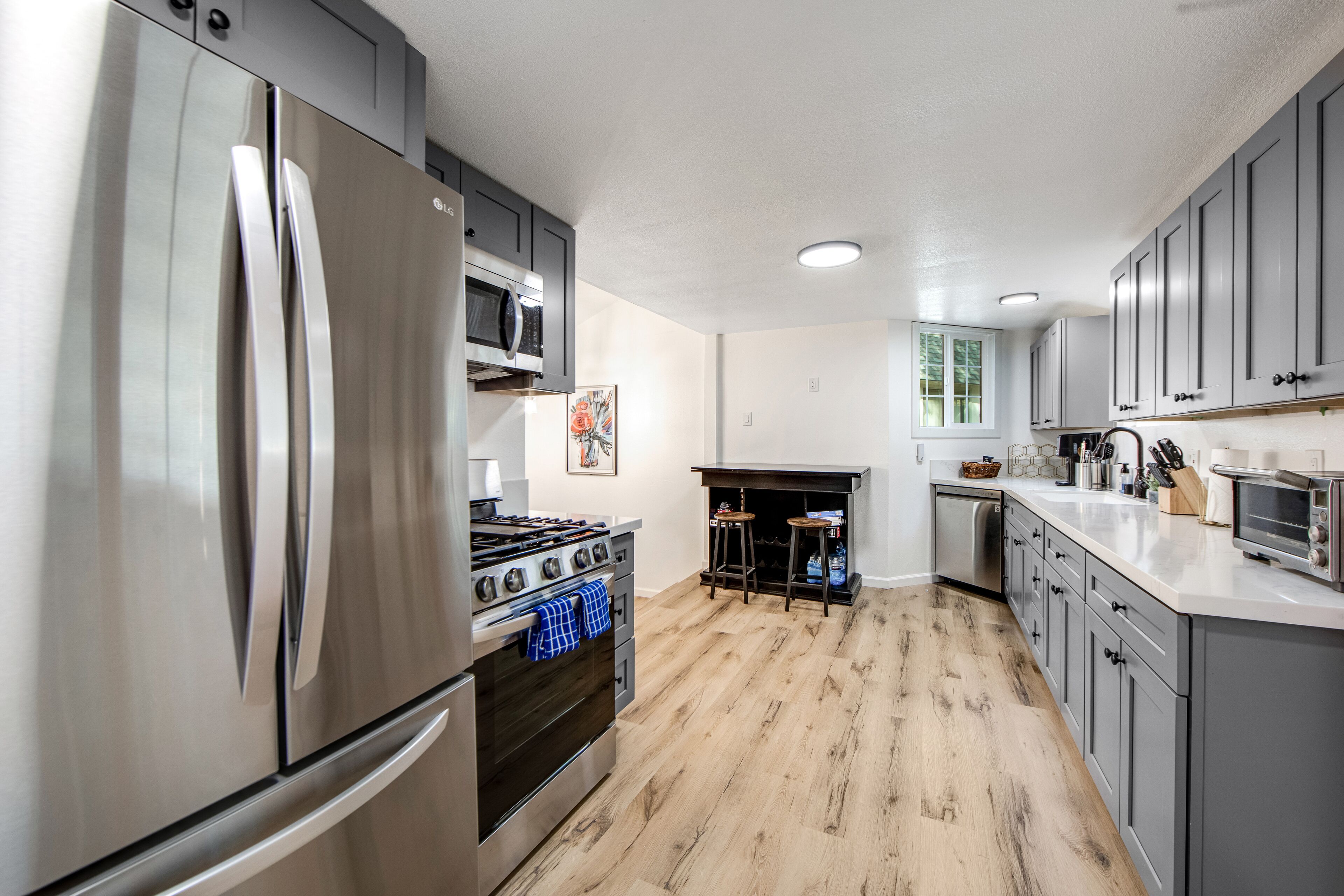 Dog-friendly Arrowhead Villas cottage with deck, fireplace & W/D- great locale