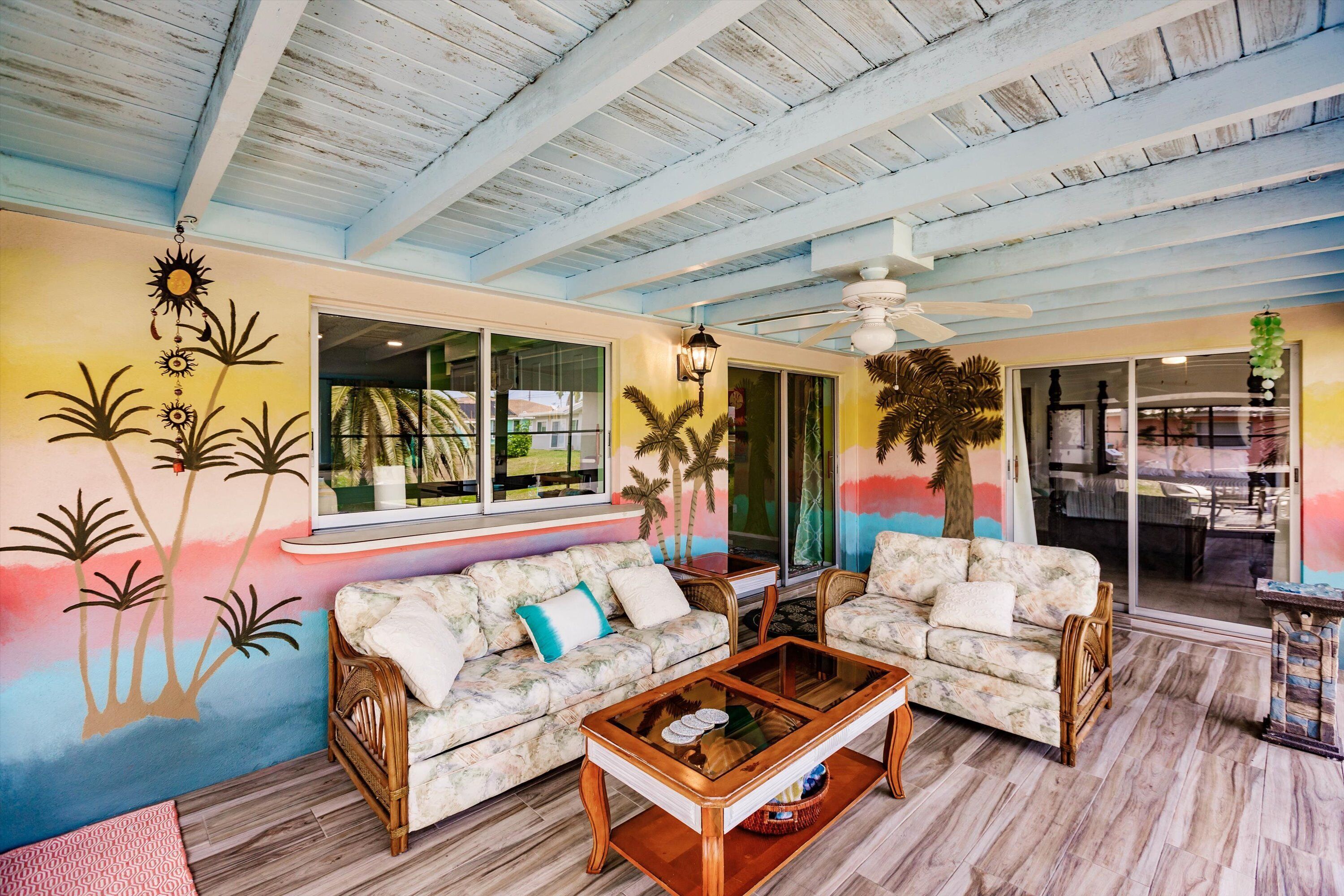 ★Canal★ Southern Palms Retreat | Kayaks | Bikes