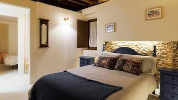3 bedrooms, iron/ironing board