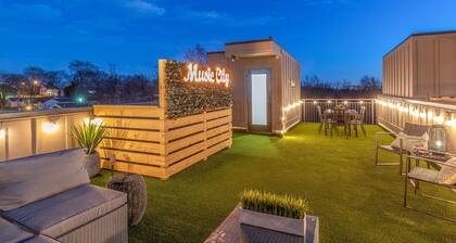 Brand new 4 BR, 4Bath Townhome with amazing rooftop!