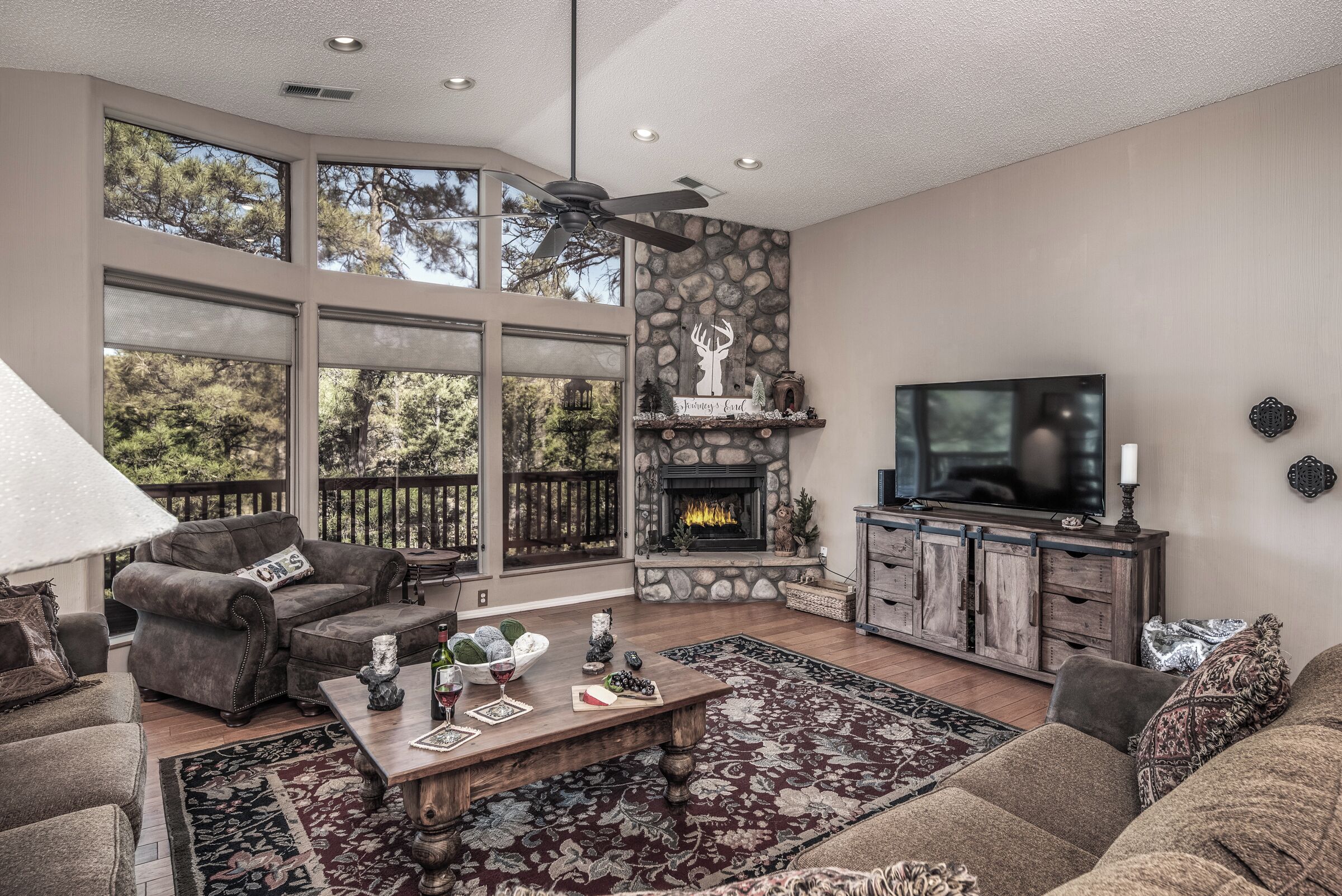 Studio (3 Bedrooms) | Property amenity