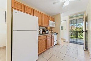 Condo (0 Bedroom) | Servicio de la propiedad