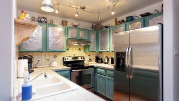 Condo (3 Bedrooms) | Property amenity