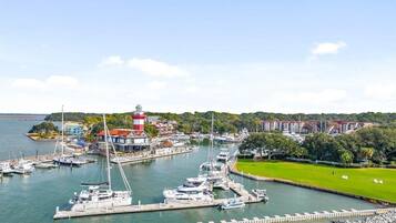 Condo (1 Bedroom) | Property amenity
