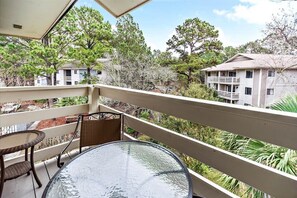 Condo (2 Bedrooms) | Property amenity