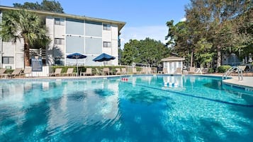 Condo (2 Bedrooms) | Property amenity