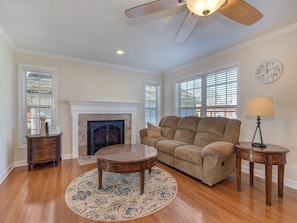 Cabin, Multiple Beds, Fireplace, Garden View | Living room | TV, fireplace