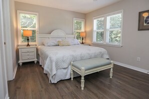 6 bedrooms, WiFi, bed sheets - Sweet Retreat - 6 BR Oceanside home with Private Pool & lots of Community Amenities (Duck)