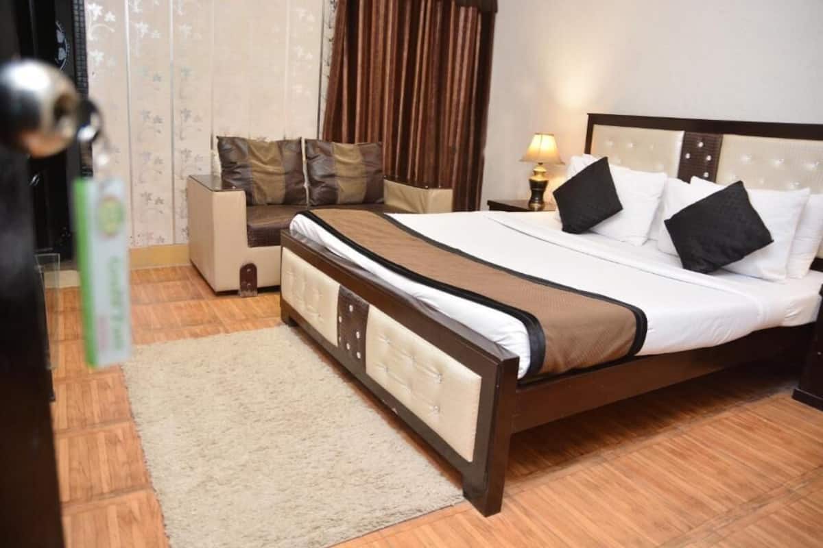 Deluxe Double or Twin Room | Free WiFi, bed sheets
