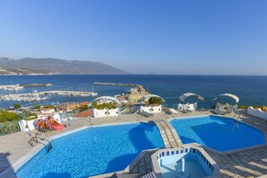 Seasonal outdoor pool - Pavlis Studios Ormos (Samos)