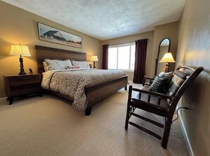 3 habitaciones, tabla de planchar con plancha, wifi y ropa de cama 