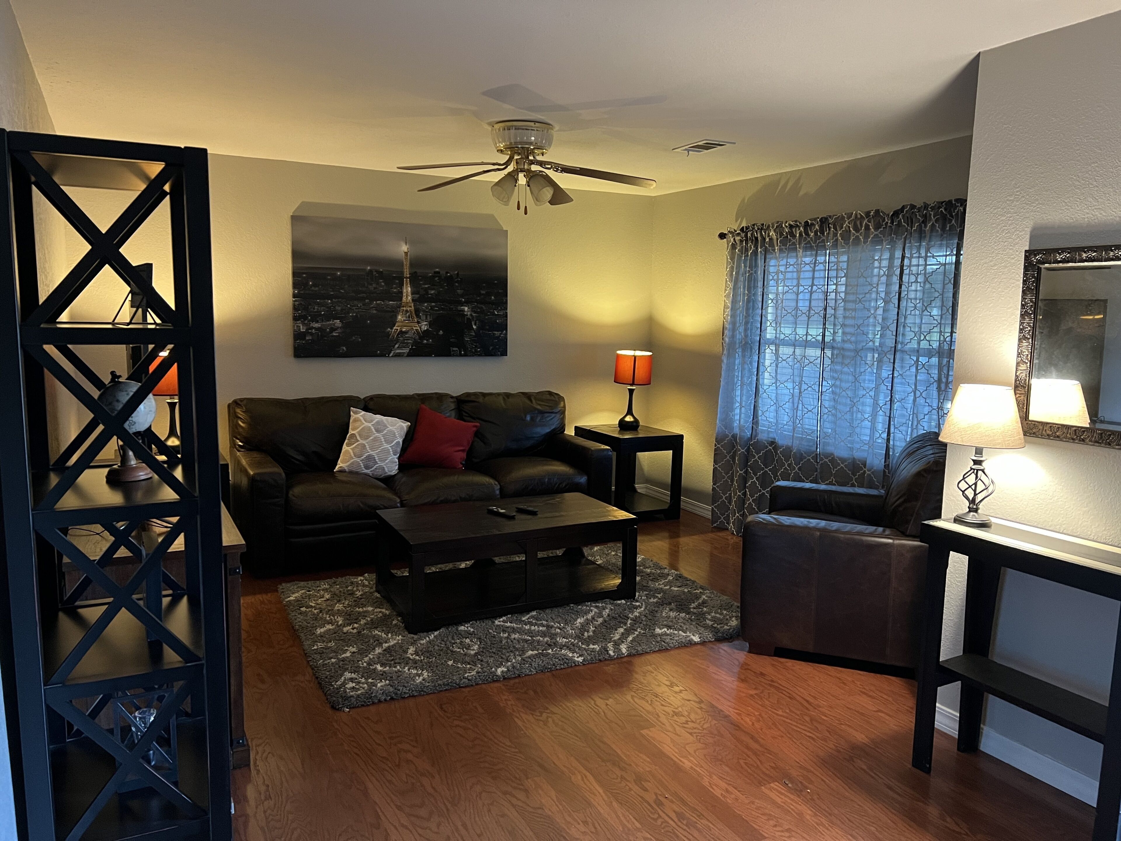 Rosewood Cottage sleeps up to 6!