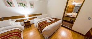 Chambre Familiale | Couette en duvet d'oie, coffres-forts dans les chambres, Wi-Fi gratuit