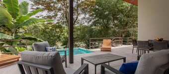 Secluded Luxury Rainforest Villa on the Baru River close to Dominical Beach !