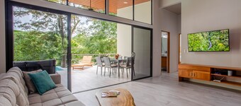 Secluded Luxury Rainforest Villa on the Baru River close to Dominical Beach !