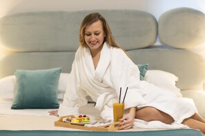 Minibar, coffres-forts dans les chambres, décoration personnalisée