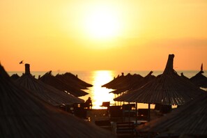 Spiaggia privata, sabbia bianca