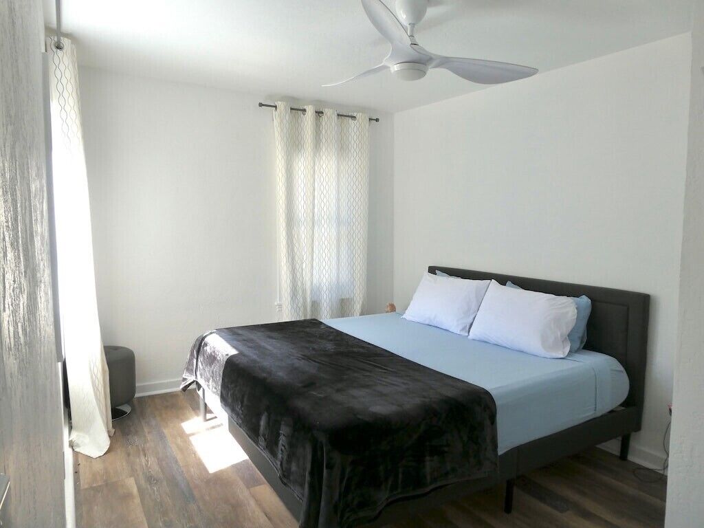 1 室のベッドルーム、WiFi (無料)、ベッドシーツ