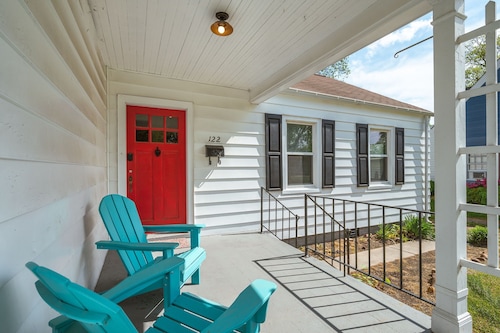 Cute Wythe Two Bedroom at Robinson Park