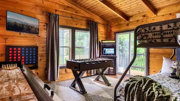 3 chambres, bureau, fer et planche Ă repasser, lit parapluie