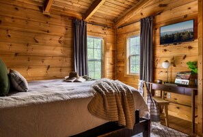 3 habitaciones, escritorio y tabla de planchar con plancha 