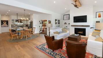 Smart TV, fireplace, offices