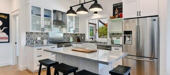 Vineyard Vue | Complimentary wine tasting at Croix Estate included!