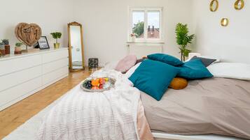 1 bedroom, desk, iron/ironing board, free WiFi