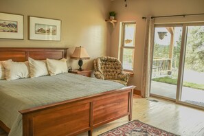 3 bedrooms, in-room safe, desk, iron/ironing board