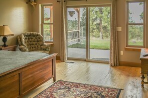 3 bedrooms, in-room safe, desk, iron/ironing board