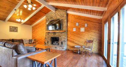 Spacious home…Hot Tub…game room…Pet Friendly..WIFI