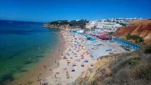 Beach nearby - Charming Sea View Flat w/Pool, 20 meters from the Beach (Albufeira)