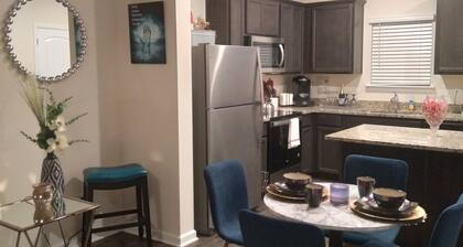 Stylish condo minutes from Music City Nashville