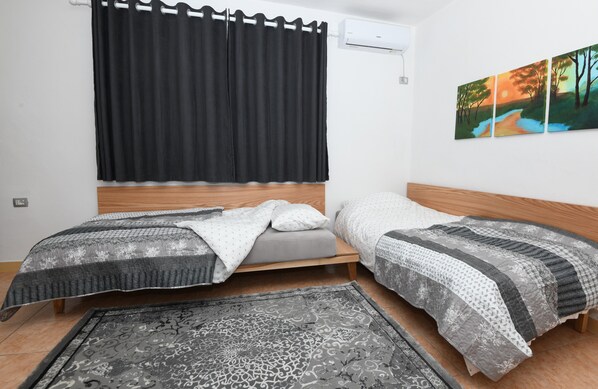1 bedroom, desk, free WiFi, bed sheets