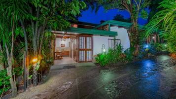 Standard Double Room | Terrace/patio