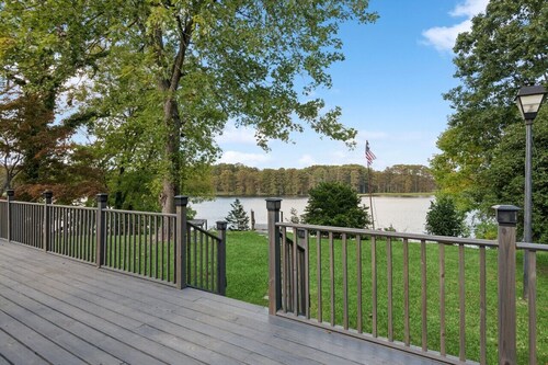 Secluded Riverfront Home + Deep Water Boat Dock - Between Williamsburg-Richmond