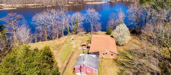 Secluded Riverfront Home + Deep Water Boat Dock - Between Williamsburg-Richmond