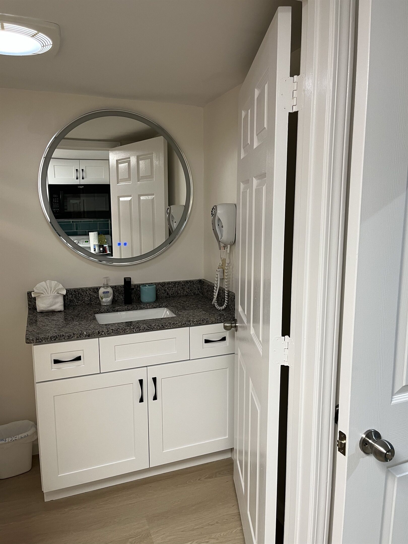 2BR Gorgeous Direct Oceanfront Breakers, Free Waterpark