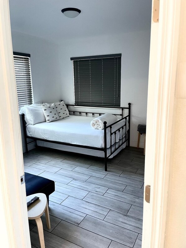 2 bedrooms, in-room safe, iron/ironing board, free WiFi - Miami’s Wynwood Art District 10mins from the beach & MiamiHeat Arena (Miami)