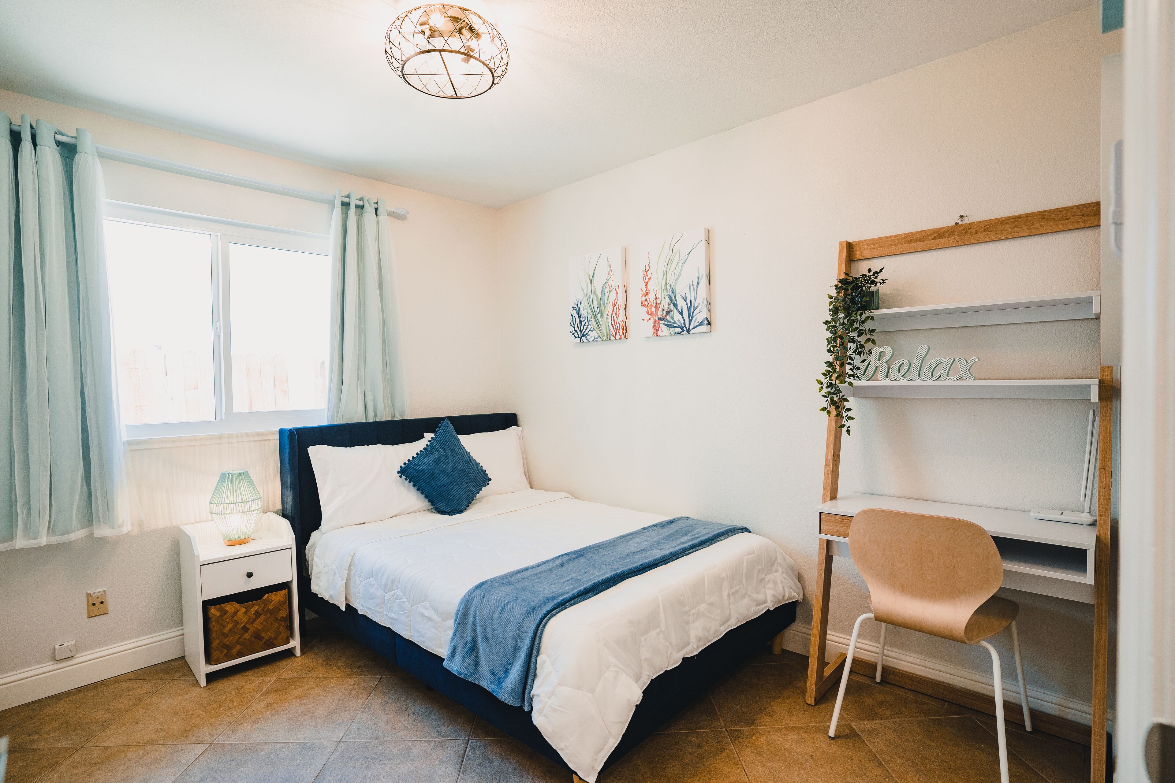 Calming Coastal Oasis 3-bed 2-bath near central Sacramento