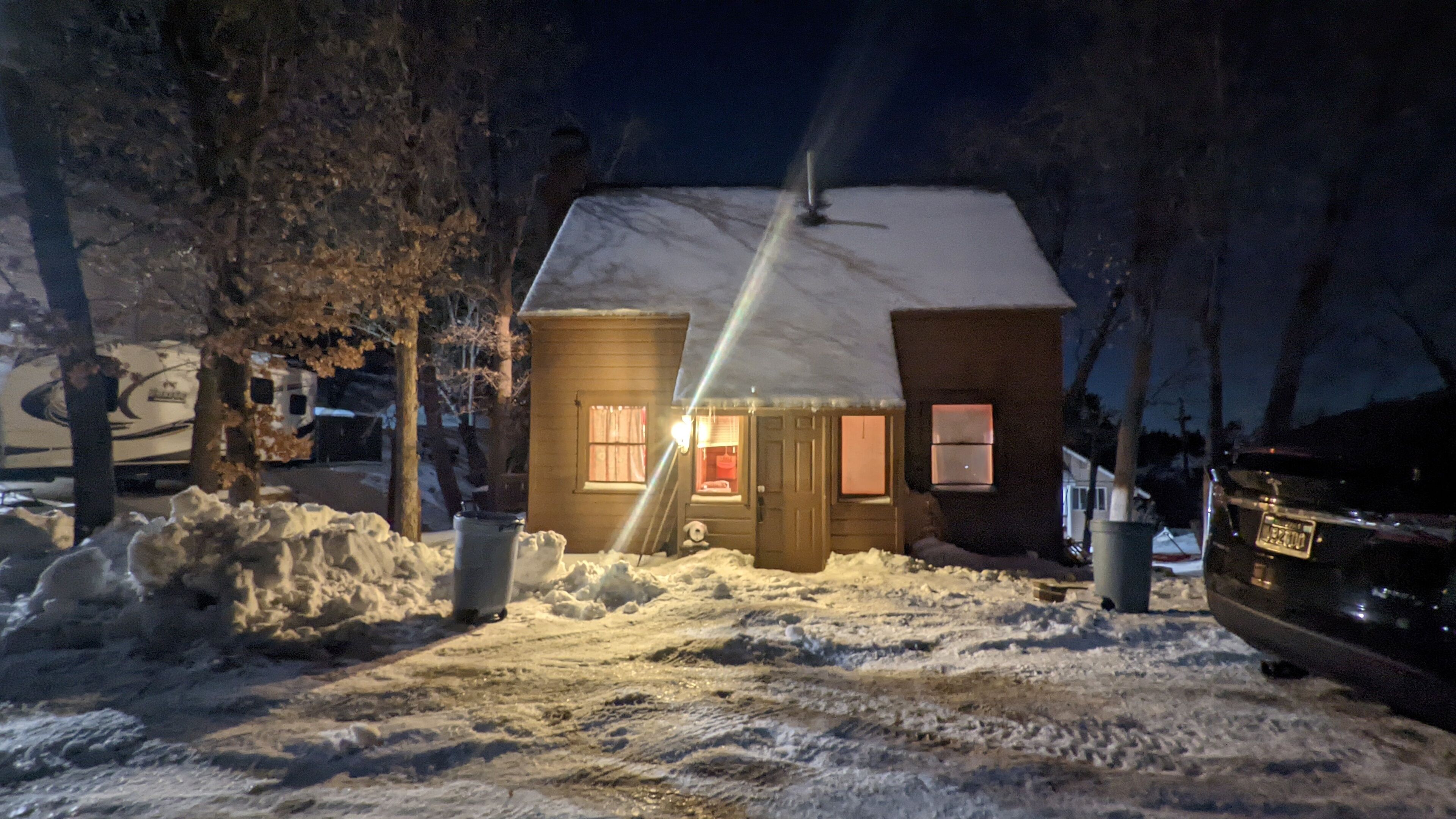 3 bedroom cabin 1 min walk from lake *newly remodeled