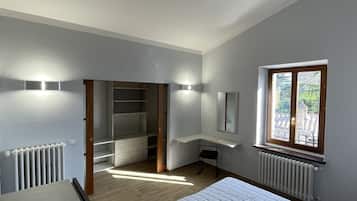 Apartment | 1 bedroom, iron/ironing board, free WiFi, bed sheets