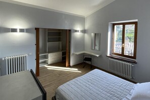 1 bedroom, iron/ironing board, free WiFi, bed sheets - 1-bed Apartment With Free Parking (Montepulciano)