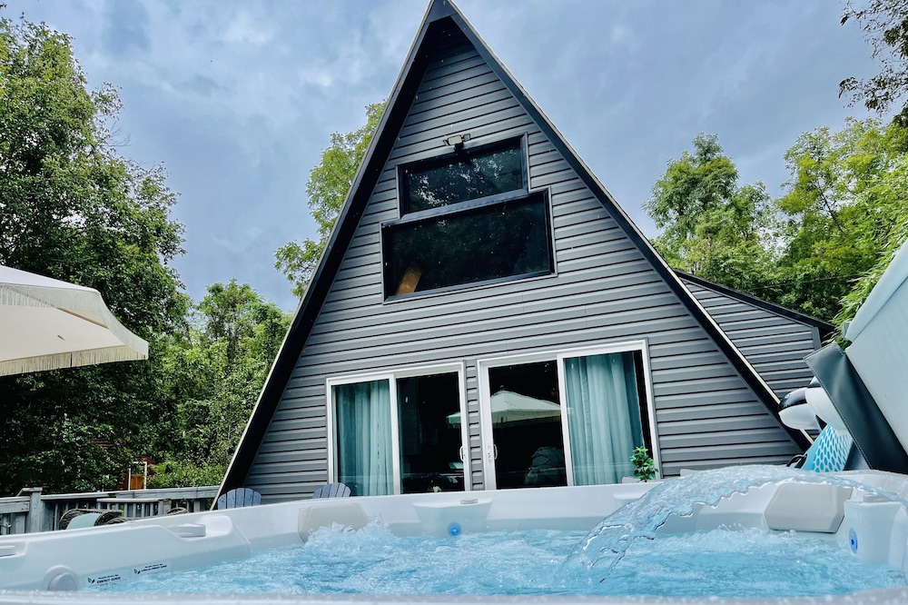 Riverfront🏕A-Frame/HOT TUB/Fire Pit🔥FAST Wifi
