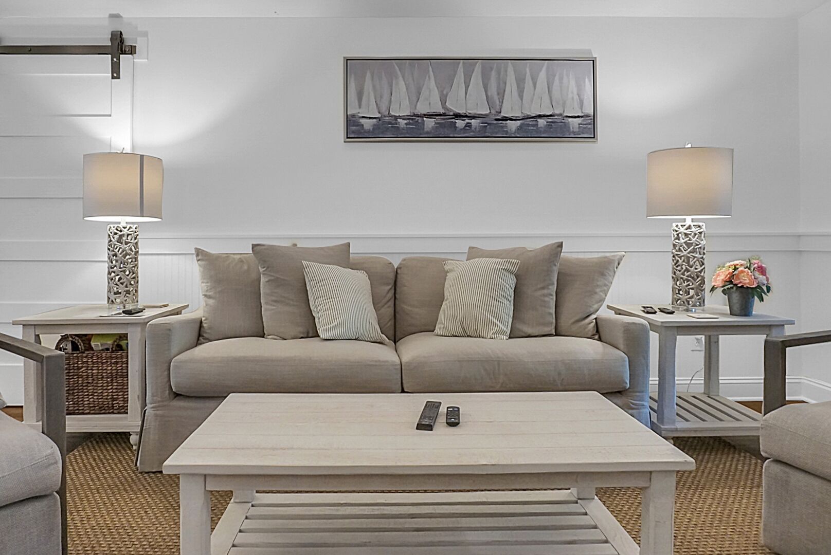 Golf Cart INCLUDED-4 bedroom w 3 Bathrooms -3 min walk to beach & restaurants