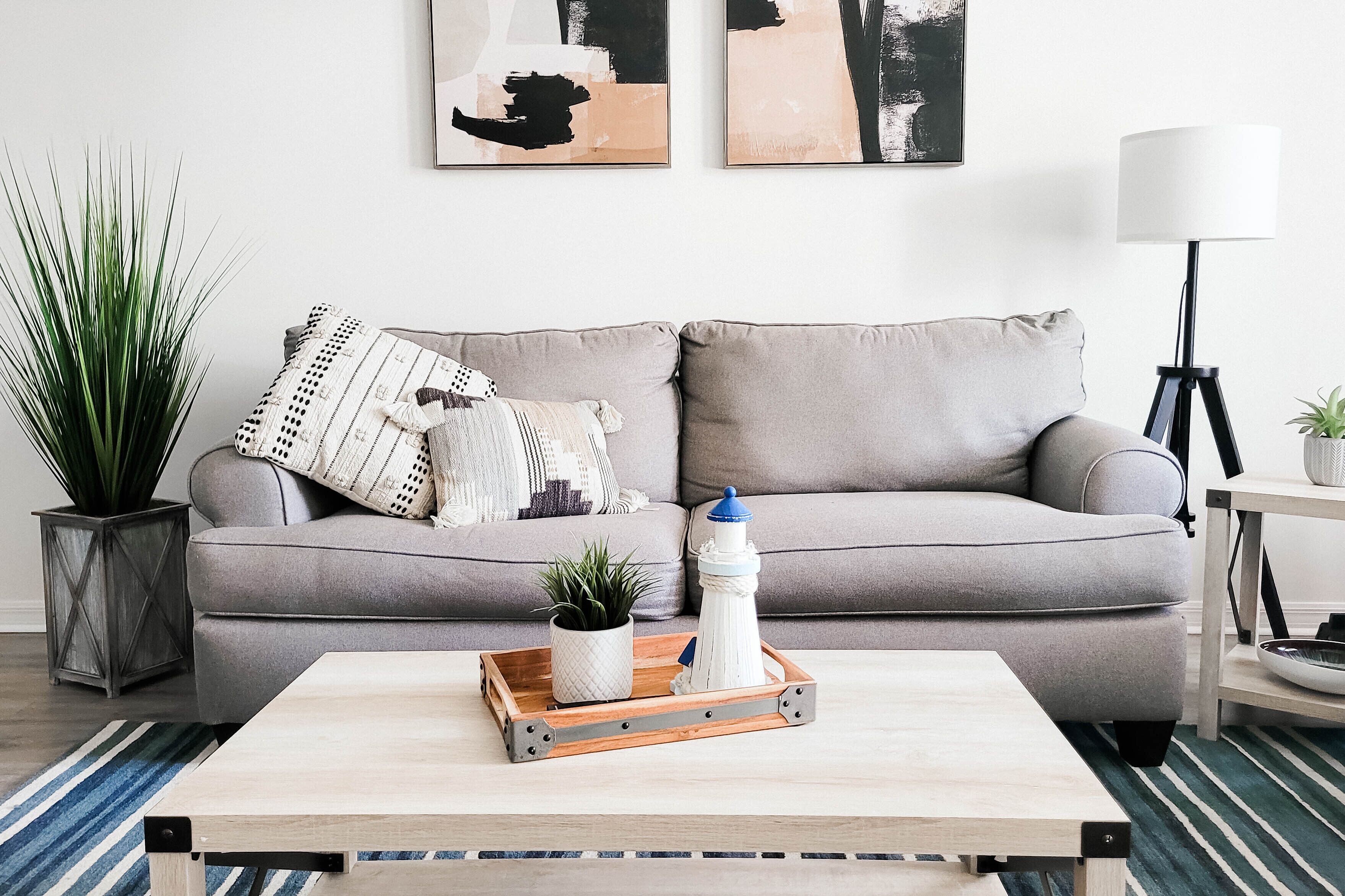 5 min to Beach, Marina, & Restaurants - 2BR 2.5BA