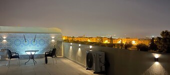 Luxurious, warm silia with a Moroccan touch