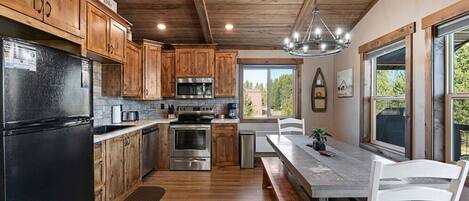 Refrigerador, microondas, horno, placa de cocina