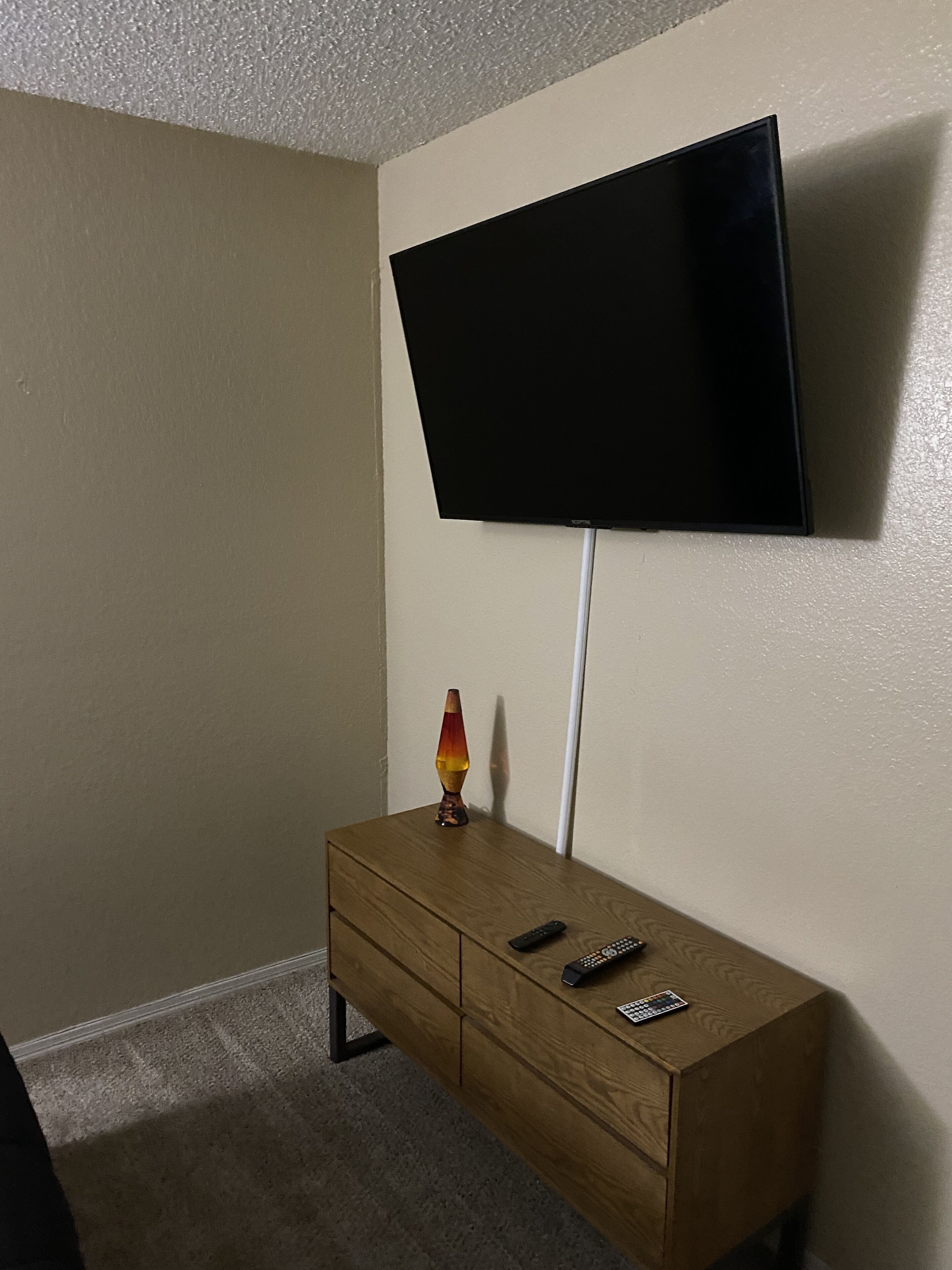 Cozy little home away from home with free parking…